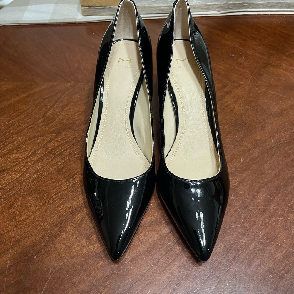 Marc Fisher Zala Black Patent Leather Pointed Toe Pumps Clear Acrylic Block Heel - Picture 2 of 8